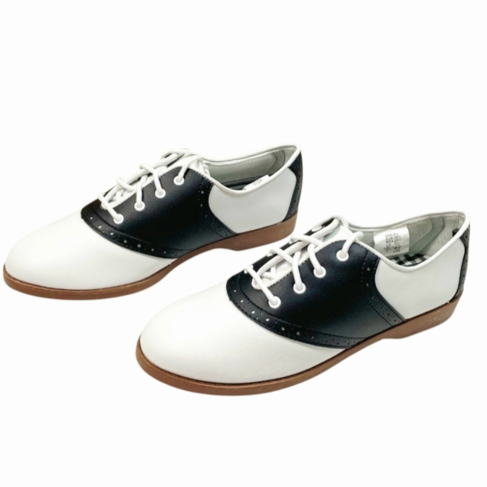 NIB *Predictions Women Black/White Saddle Shoes Skid Resistant Oxford (8.5 size)